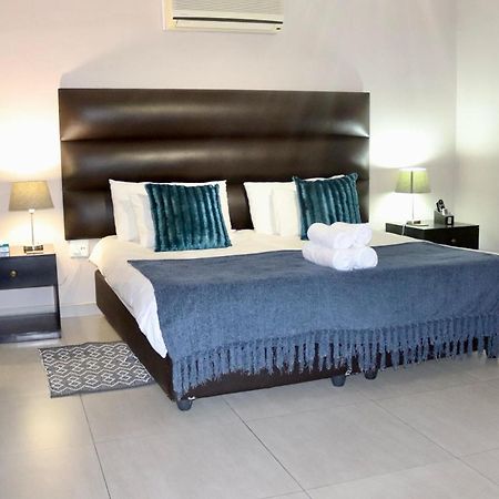 Cavallo Guesthouse Виндхук Экстерьер фото