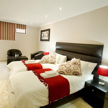 Cavallo Guesthouse Виндхук Экстерьер фото