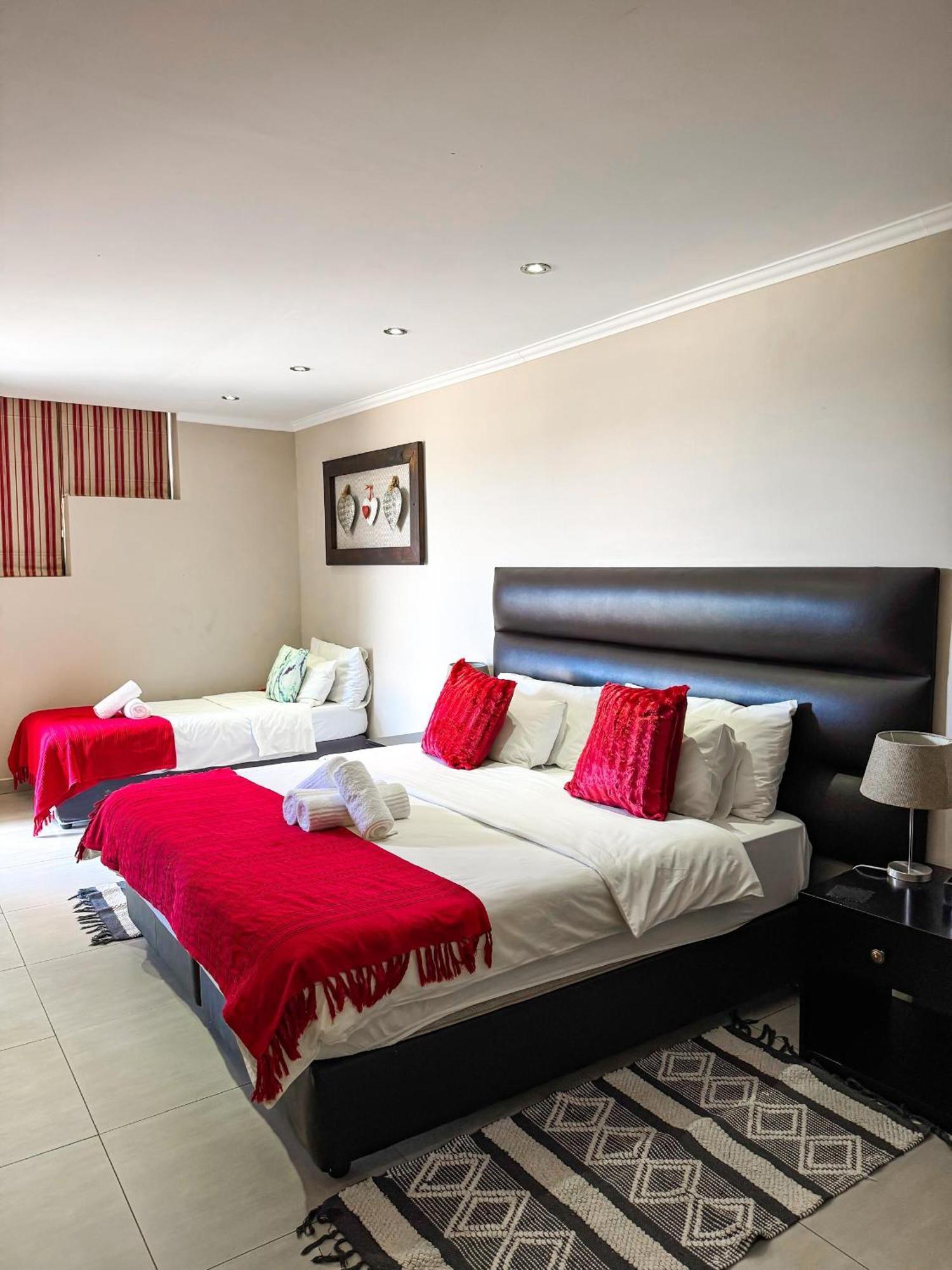 Cavallo Guesthouse Виндхук Экстерьер фото